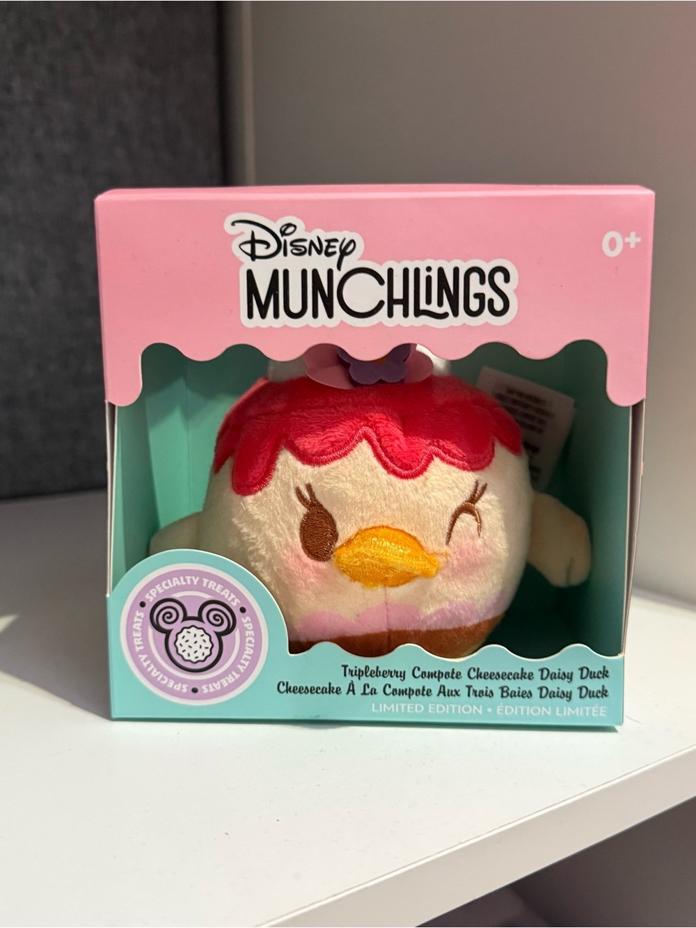 Disney Munchlings Daisy Duck Triple Berry Compote Cheesecake Scented Plush